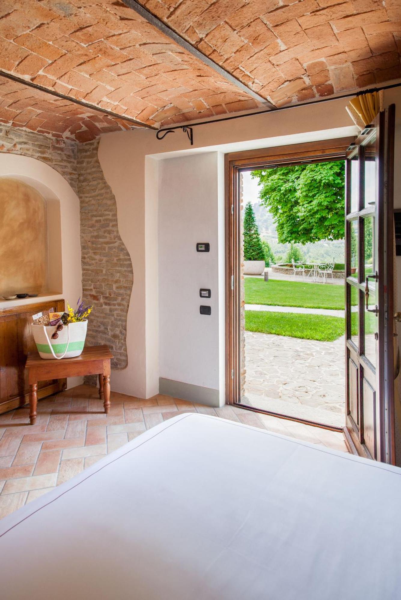 Hotel Relais Montemarino Borgomale Exteriér fotografie